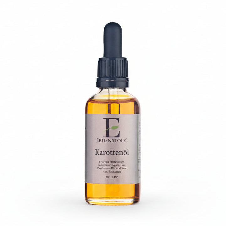 hell organgenes Öl in Glasflasche