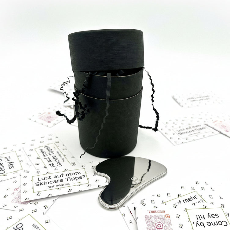 schwarze Geschenk Dose mit Guasha und kleinen Karten
